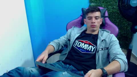 Snapshot of deiby_baby chatting on December 19, 2024, 1:07 am DEIBY online show from December 19, 2024, 1:07 am