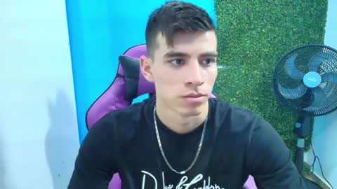 Snapshot of deiby_baby chatting on February 3, 2025, 8:24 pm DEIBY online show from February 3, 2025, 8:24 pm