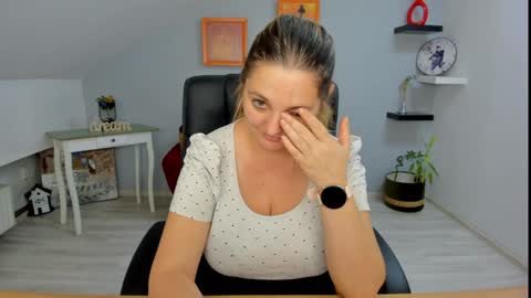 DeliciousLolly online show from December 11, 2024, 7:53 am