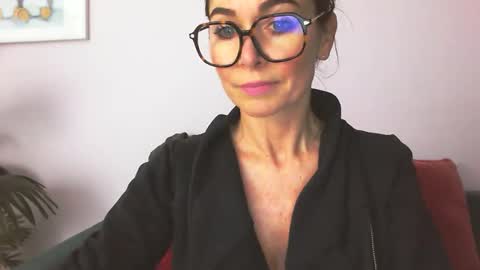 Snapshot of delilah_sweet chatting on October 20, 2025, 3:23 pm delilah_sweet online show from October 20, 2025, 3:23 pm