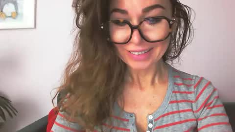 Snapshot of delilah_sweet chatting on October 21, 2025, 8:04 am delilah_sweet online show from October 21, 2025, 8:04 am