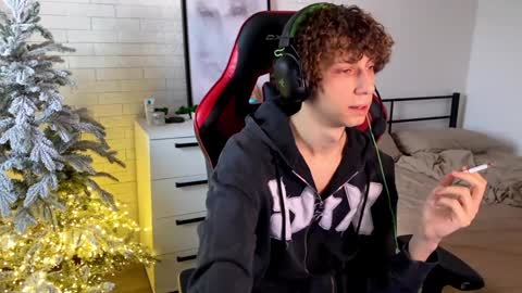 Snapshot of denobluora chatting on December 12, 2024, 12:33 pm Jasper online show from December 12, 2024, 12:33 pm