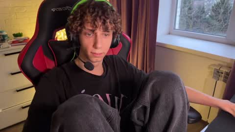 Snapshot of denobluora chatting on December 17, 2024, 1:27 pm Jasper online show from December 17, 2024, 1:27 pm