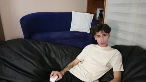 Snapshot of derekswan chatting on November 11, 2025, 2:00 am Derek online show from November 11, 2025, 2:00 am