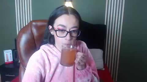 Snapshot of desiring__angel chatting on January 7, 2025, 11:48 am Desiring Angel online show from January 7, 2025, 11:48 am