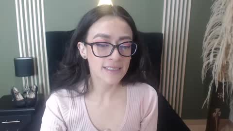 Snapshot of desiring__angel chatting on January 14, 2025, 7:59 am Desiring Angel online show from January 14, 2025, 7:59 am