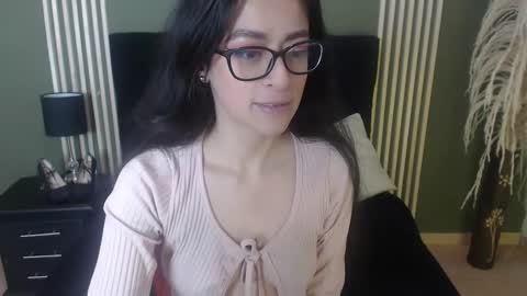 Snapshot of desiring__angel chatting on January 14, 2025, 2:43 pm Desiring Angel online show from January 14, 2025, 2:43 pm