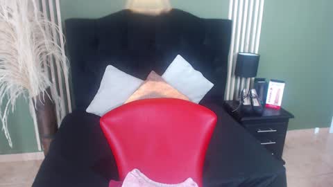 Snapshot of desiring__angel chatting on February 1, 2025, 10:59 am Desiring Angel online show from February 1, 2025, 10:59 am