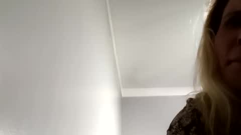 Snapshot of desturbingdetale699 chatting on September 28, 2025, 6:52 am desturbingdetale699 online show from September 28, 2025, 6:52 am