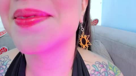 Snapshot of deva_blue chatting on February 15, 2025, 4:58 am Deva Blue online show from February 15, 2025, 4:58 am