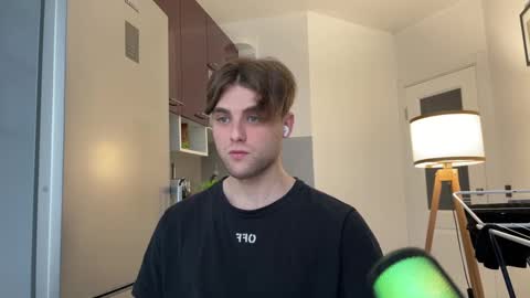 Snapshot of devilnut1 chatting on February 12, 2025, 1:37 pm devilnut1 online show from February 12, 2025, 1:37 pm