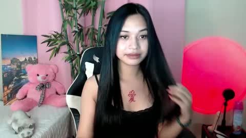 Snapshot of devine_goddessx chatting on February 1, 2025, 3:08 am Devine Greyson online show from February 1, 2025, 3:08 am