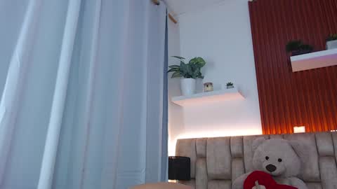 Snapshot of diamond_canela chatting on December 24, 2024, 3:05 am diamond_canela online show from December 24, 2024, 3:05 am