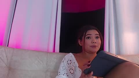 Snapshot of diamond_canela chatting on February 23, 2025, 10:39 am diamond_canela online show from February 23, 2025, 10:39 am