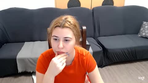 Snapshot of dianasmiey7 chatting on January 13, 2025, 9:20 pm dianasmiey7 online show from January 13, 2025, 9:20 pm