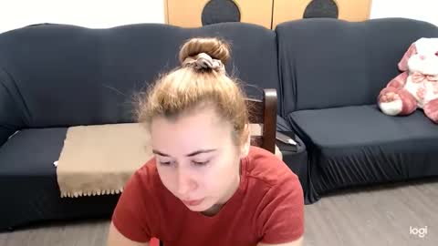 Snapshot of dianasmiey7 chatting on January 20, 2025, 9:46 am dianasmiey7 online show from January 20, 2025, 9:46 am