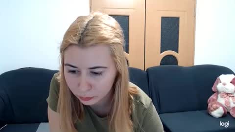 Snapshot of dianasmiey7 chatting on February 11, 2025, 5:18 pm dianasmiey7 online show from February 11, 2025, 5:18 pm