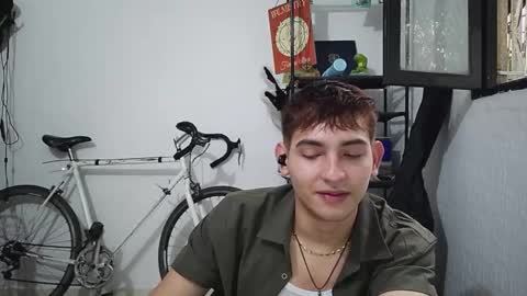 Snapshot of diegorogue_ chatting on December 29, 2024, 10:03 pm Diego rogue online show from December 29, 2024, 10:03 pm