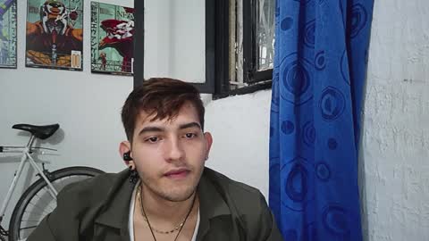 Snapshot of diegorogue_ chatting on January 5, 2025, 10:40 pm Diego rogue online show from January 5, 2025, 10:40 pm