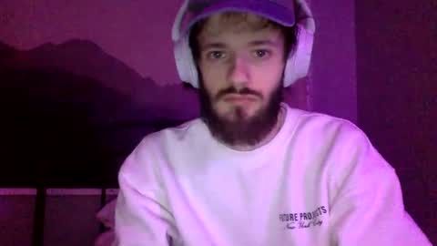 Snapshot of digbicknik chatting on February 1, 2025, 10:05 am digbicknik online show from February 1, 2025, 10:05 am