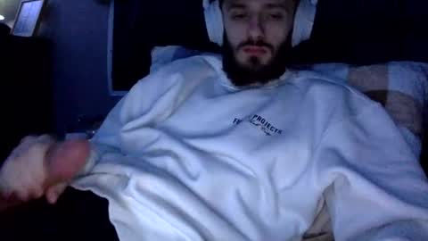 Snapshot of digbicknik chatting on February 5, 2025, 8:32 am digbicknik online show from February 5, 2025, 8:32 am