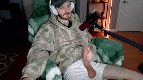 Snapshot of digbicknik chatting on October 2, 2025, 3:35 am digbicknik online show from October 2, 2025, 3:35 am