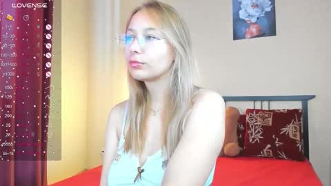 Snapshot of dina_sunshine chatting on September 15, 2025, 2:55 am Dina online show from September 15, 2025, 2:55 am