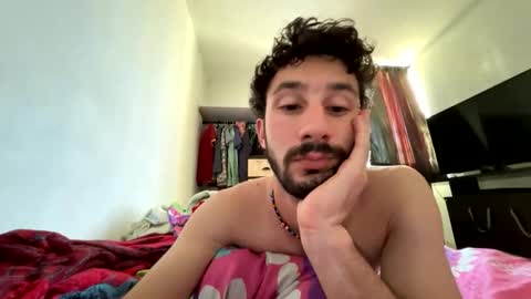 Snapshot of dioni_soe chatting on January 12, 2025, 10:12 pm Henry online show from January 12, 2025, 10:12 pm