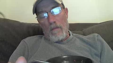 Snapshot of dirtynastyoldman chatting on March 4, 2025, 3:33 am dirtynastyoldman online show from March 4, 2025, 3:33 am