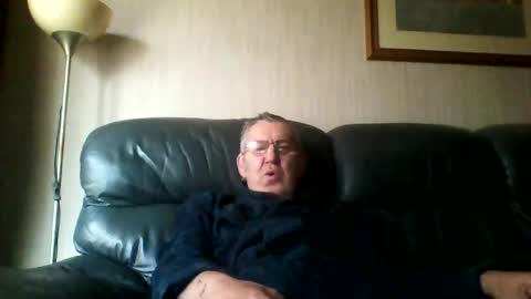 Snapshot of discovery63 chatting on December 8, 2024, 1:03 pm discovery63 online show from December 8, 2024, 1:03 pm