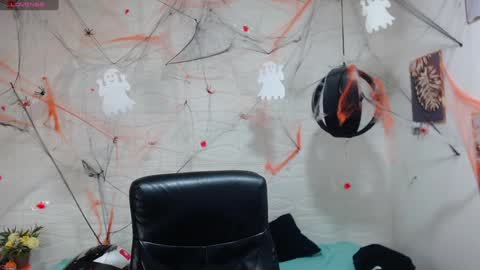 Snapshot of dmitrisanders1 chatting on December 6, 2024, 1:51 am Maybe in pvt online show from December 6, 2024, 1:51 am