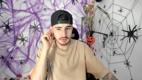 Snapshot of dmitrisanders1 chatting on September 28, 2025, 7:41 pm Maybe in pvt online show from September 28, 2025, 7:41 pm