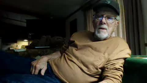 Snapshot of doingmyself69 chatting on November 4, 2025, 8:41 pm doingmyself69 online show from November 4, 2025, 8:41 pm