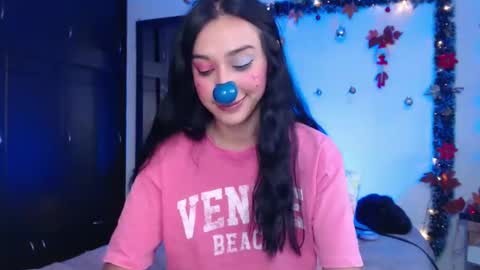 Snapshot of dolceclown_ chatting on December 4, 2024, 10:08 pm dolceclown_ online show from December 4, 2024, 10:08 pm