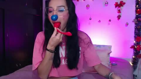 Snapshot of dolceclown_ chatting on December 5, 2024, 1:14 am dolceclown_ online show from December 5, 2024, 1:14 am