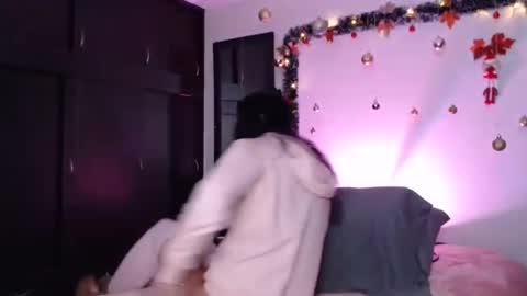 Snapshot of dolceclown_ chatting on December 23, 2024, 5:28 am dolceclown_ online show from December 23, 2024, 5:28 am