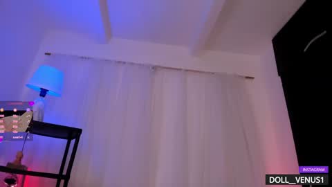 Snapshot of doll_venus chatting on February 21, 2025, 1:11 am Roxana  independent model can you help me reach 100 hands up uwu online show from February 21, 2025, 1:11 am