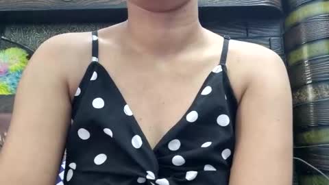 Snapshot of dollmeenu chatting on October 7, 2025, 6:10 am dollmeenu online show from October 7, 2025, 6:10 am