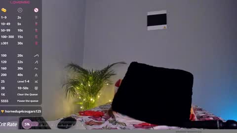Snapshot of dollywalker chatting on December 6, 2024, 10:41 pm Dolly online show from December 6, 2024, 10:41 pm