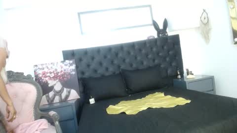 DominaKira online show from November 17, 2025, 1:06 pm