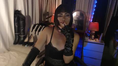 Snapshot of dominantrix_diannaxxx chatting on December 13, 2024, 7:32 pm diana online show from December 13, 2024, 7:32 pm