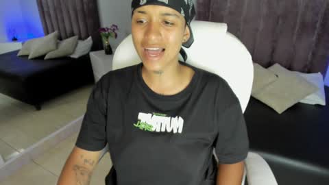 Snapshot of dominick_joness chatting on January 29, 2025, 8:35 pm Dominick  online show from January 29, 2025, 8:35 pm