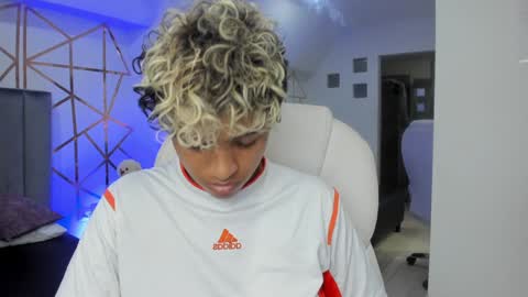 Snapshot of dominick_joness chatting on February 3, 2025, 11:47 pm Dominick  online show from February 3, 2025, 11:47 pm