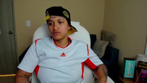 Snapshot of dominick_joness chatting on September 10, 2025, 6:08 pm Dominick  online show from September 10, 2025, 6:08 pm