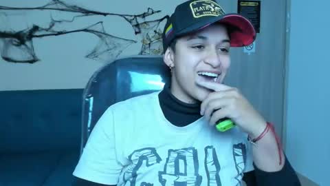 Snapshot of dominick_joness chatting on October 21, 2025, 5:08 am Dominick  online show from October 21, 2025, 5:08 am