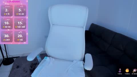 Snapshot of dominique_21x chatting on March 11, 2025, 4:54 am DOMINIC online show from March 11, 2025, 4:54 am