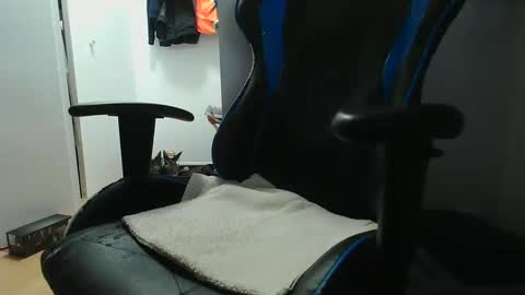 Snapshot of dominux1er chatting on September 18, 2025, 5:26 pm Dominique online show from September 18, 2025, 5:26 pm