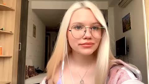 Snapshot of donnettakeblish chatting on October 20, 2025, 12:16 pm Stella online show from October 20, 2025, 12:16 pm