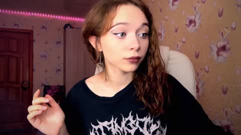 Snapshot of dontoke_ chatting on January 19, 2025, 1:55 pm Nicole online show from January 19, 2025, 1:55 pm