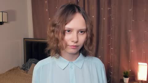 Snapshot of doribiltz chatting on November 7, 2025, 7:14 pm Violet online show from November 7, 2025, 7:14 pm